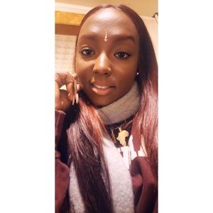 Meet your Posher, Latosha